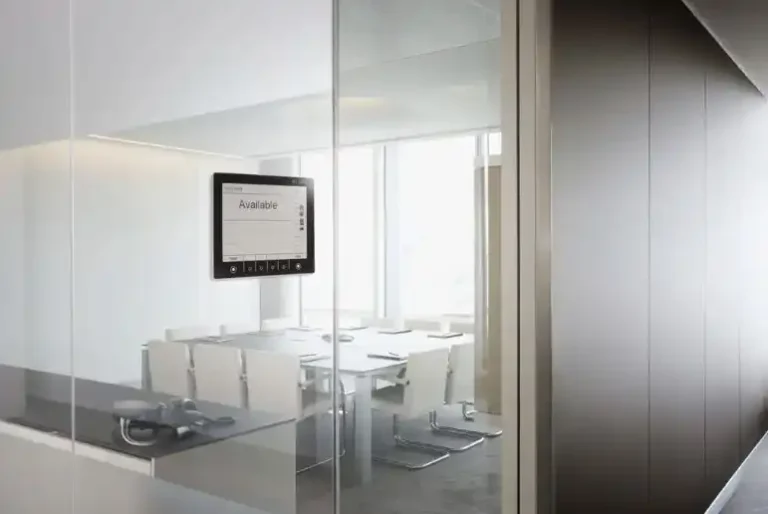 Wer Büro liebt: Die besten Tipps für digitale Türschilder