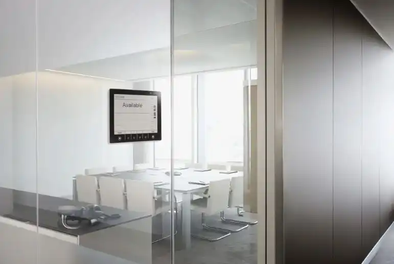 Wer Büro liebt: Die besten Tipps für digitale Türschilder