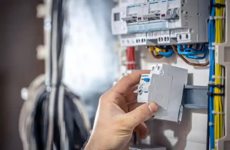 Elektroinstallateur